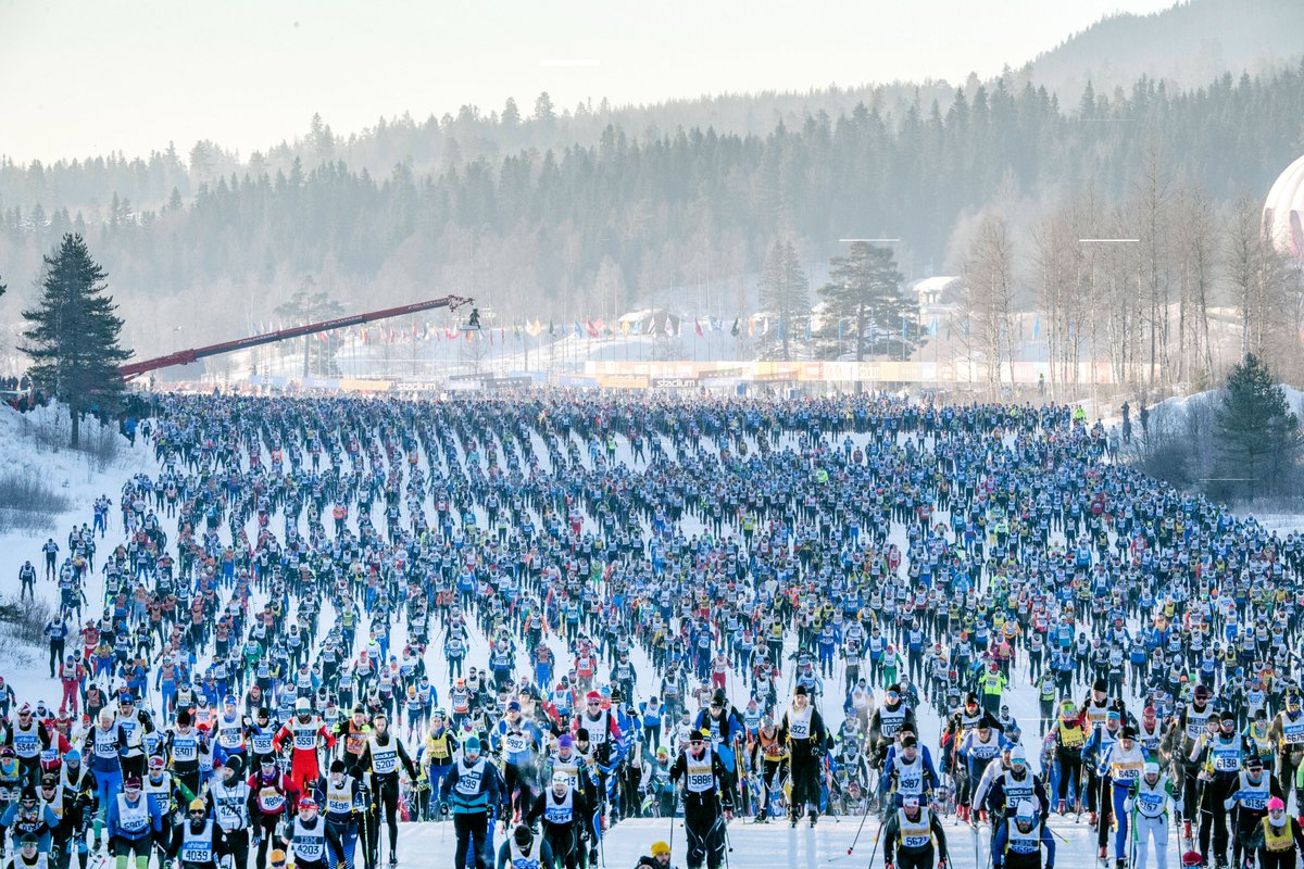 ❄️ Vasaloppet is the Swedish cross-country ski race with plenty of history. This Sunday, the main race is staged for the 100th time! 💪 Some 15,000 people will sweat it out on the 90-kilometre course from Sälen to Mora, in province Dalarna. 📷: Vasaloppet