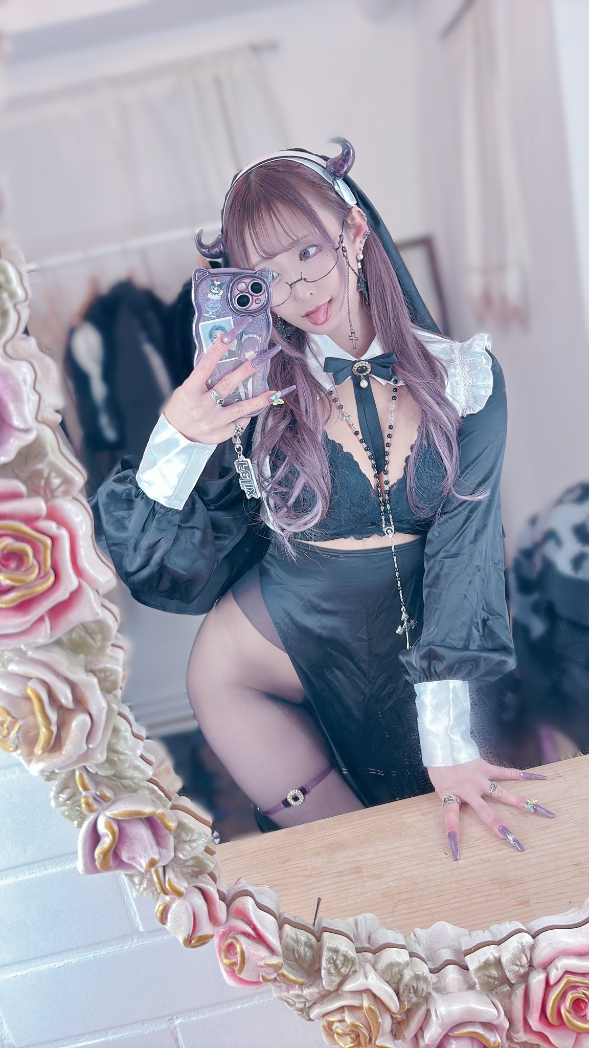 コスプレノーパン  / X