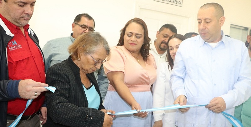 canal11hn's tweet photo. #NACIONALES🟡| Hoy se inauguró en Tegucigalpa la primera Clínica y Farmacia Solidaria del COPRUMH, con el objetivo de garantizar servicios médicos primarios a miles de educadores afiliados.

Continúa informándote en https://t.co/w96V8i4lf8

#COPRUMH #Educadores #Clínica https://t.co/XQgGgcKdKE