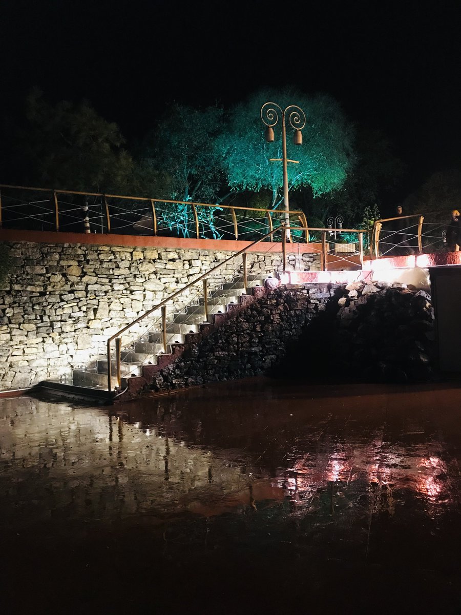 itzraxa's tweet image. Good Evening 🌧️

Guess the Location? 🫶🤍