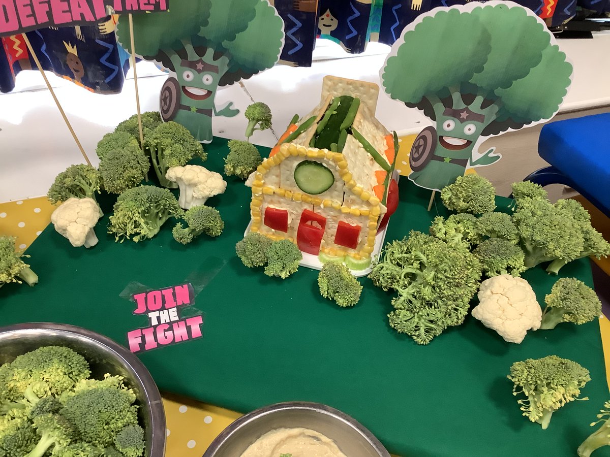 Such a cute Veg cottage in a broccoli forest! The Catering Team at Crabtree Farm Primary made a fabulous display to go along with the veg tasters of nut-free hummus and broccoli/cauliflower cheese for #EatThemToDefeatThem 🥦🥦🥦