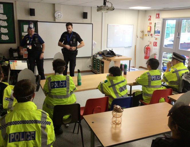 Thank you to @WMerciaPolice for coming out yesterday to give a talk to pupils in 11US about drugs and alcohol. Pupils also got to sit in the police van and sound the horn and dress up as Police Officers! #Awareness