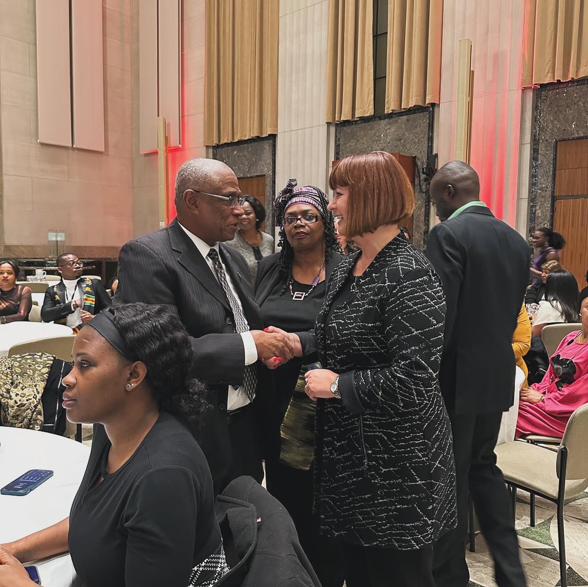 I was honored to join my colleagues last night at the #BHM Closing Celebration on The Hill to celebrate the remarkable achievements of black excellence! #Orléans 
J’ai eu l’honneur de me joindre à mes collègues lors de la célébration de clôture du Mois de l’histoire des Noirs.