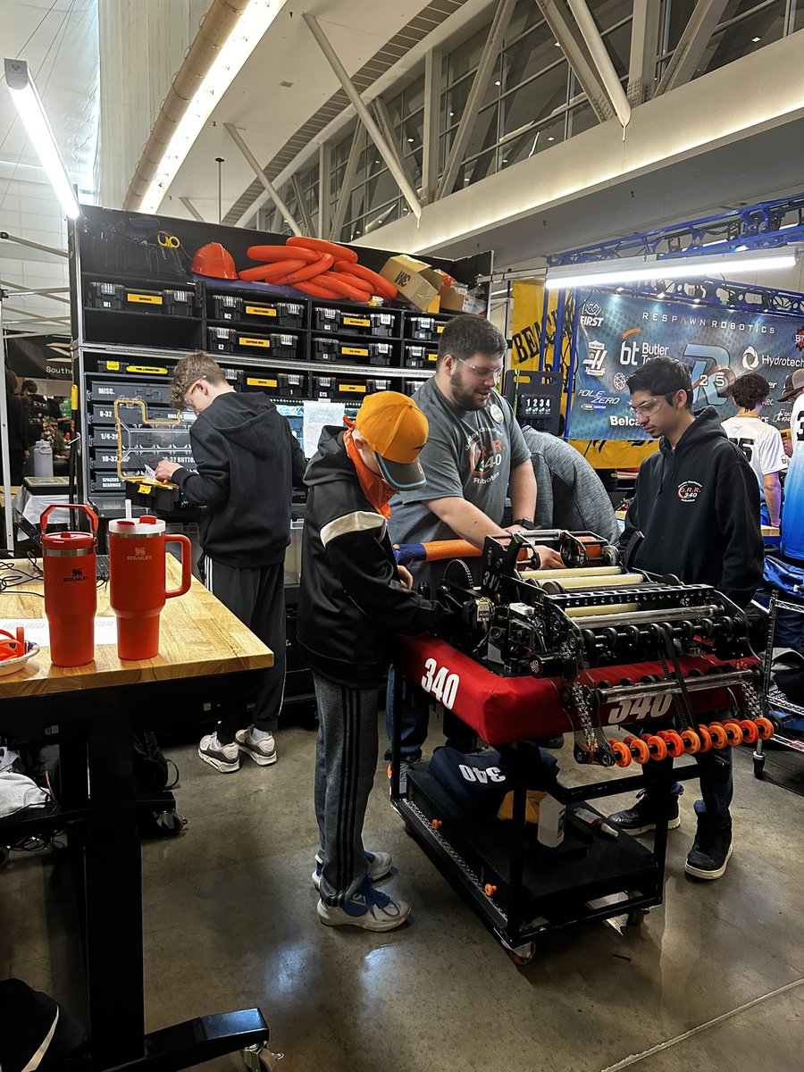 What’s cooler than building robots? Building robots AND getting a sponsor by <a href="/StanleyBrand/">Stanley 1913</a> ?? That would be GRReat! 🤖🧡🖤