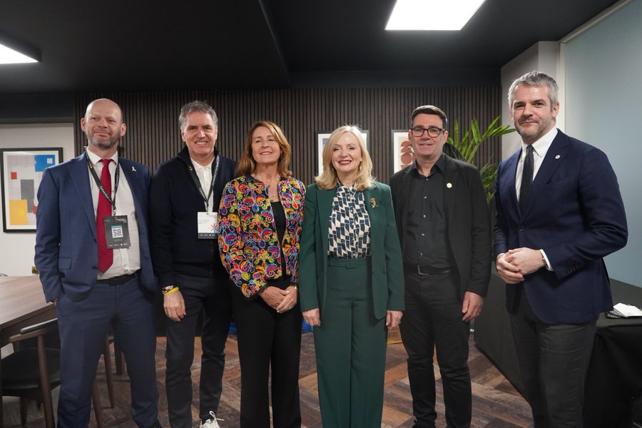 olivercoppard's tweet photo. 🧵Today’s announcement of South Yorkshire’s ‘level 4’ devolution deal is important &amp; welcome news.

That new deal will allow us to take back more control over how we spend money on things like transport &amp; housing, &amp; puts us at the forefront of the next wave of devolution deals, https://t.co/XktL1yVo7F