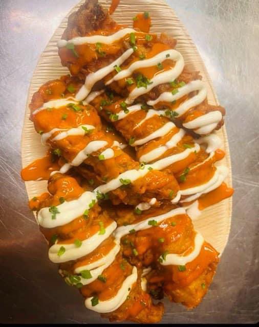 Friday's refreshments 
New keg from the lovely people at <a href="/TurningPointbco/">Turning Point Brew Co</a> Thorn tree in the garden 4.7% England pale 
Double hopped with Jester &amp; Olicana 
Superb Session pale clean and crisp

Also a little glimpse of last night's fried chicken Buffalo hot sauce and garlic mayo