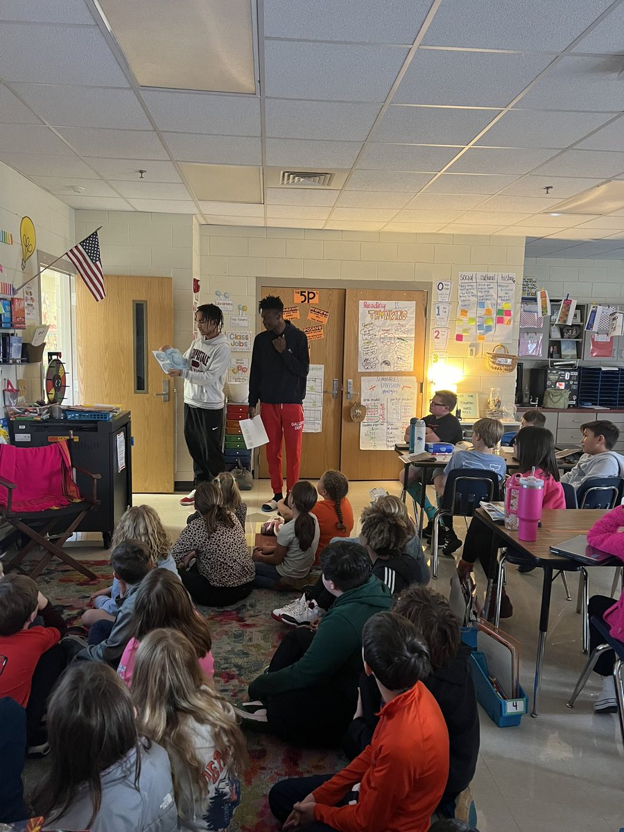 Our players had a great time reading to students at Midway Elementary yesterday. Fun for the players and students.Several players saw their teachers from elementary days.