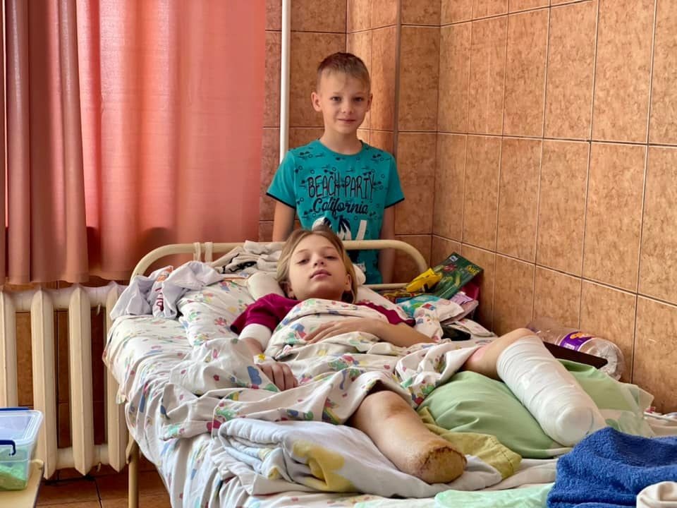 Let's help the girl get up🙏🙏🙏
PayPal-levkovskijzena@gmail.com