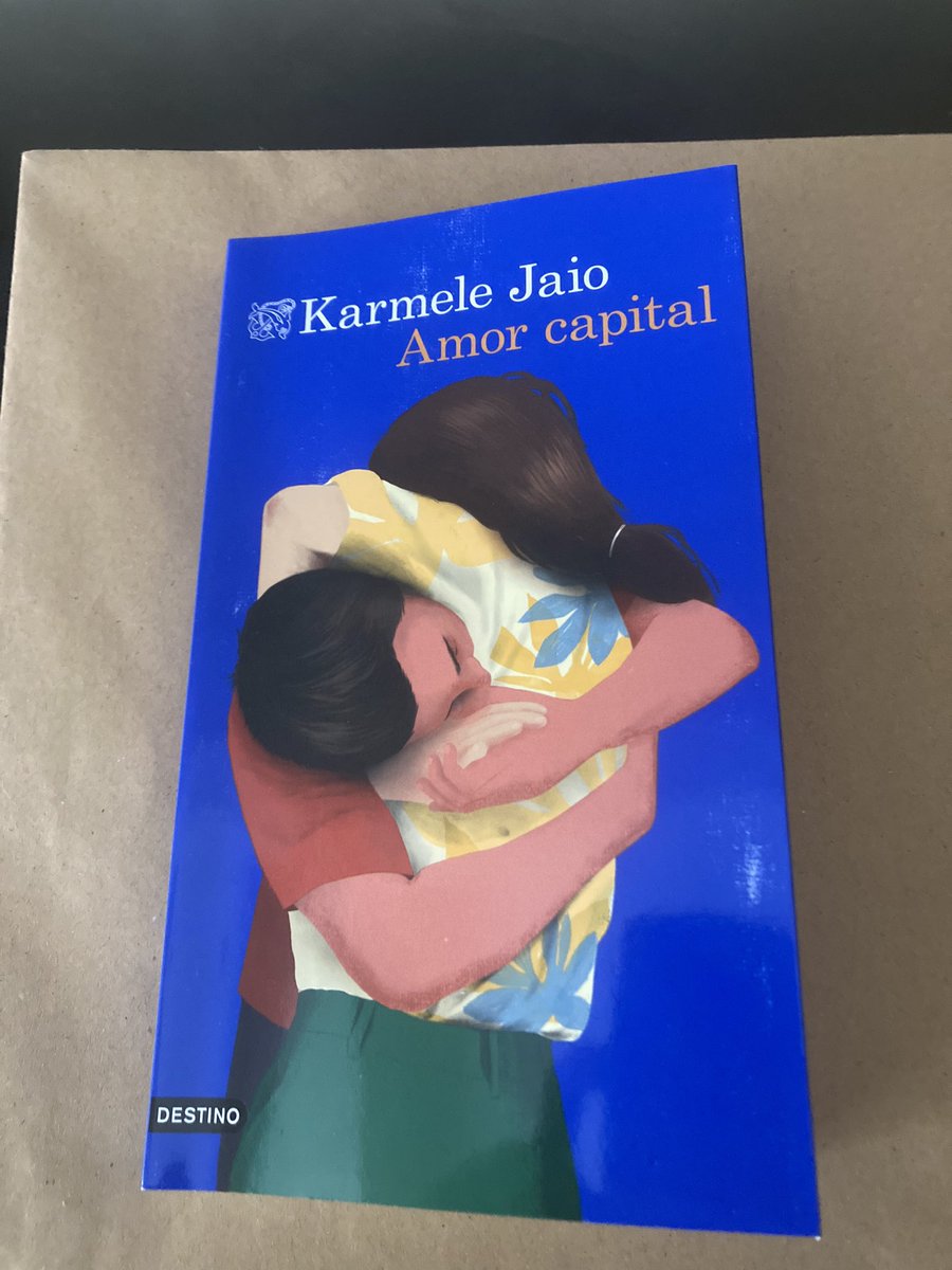 Atrapado en las páginas de esta novela de <a href="/karmelejaio/">Karmele Jaio</a> .  No os dejará indiferentes. La recomiendo