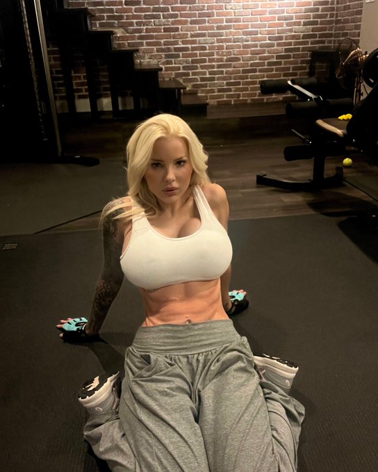 Be the strength you need 💪🏼 https://t.co/qkTrFW82F0