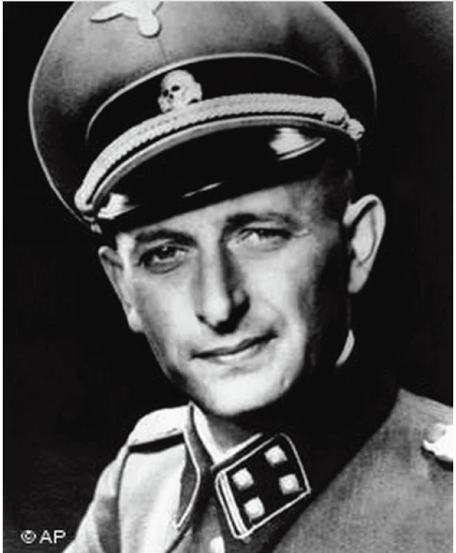 EugeniaBABJ's tweet photo. @CapitanKaplan Falaz palabrería.
Es como si el arquitecto de los campos de exterminio, vuestro amigo Adolph Eichmann, dijera que diseñó los campos para que los judíos no se sintieran solos.
Solo que él no dijo nunca tal cosa.
Tú le superas como cínico y como mentiroso. https://t.co/A23wq9paEv
