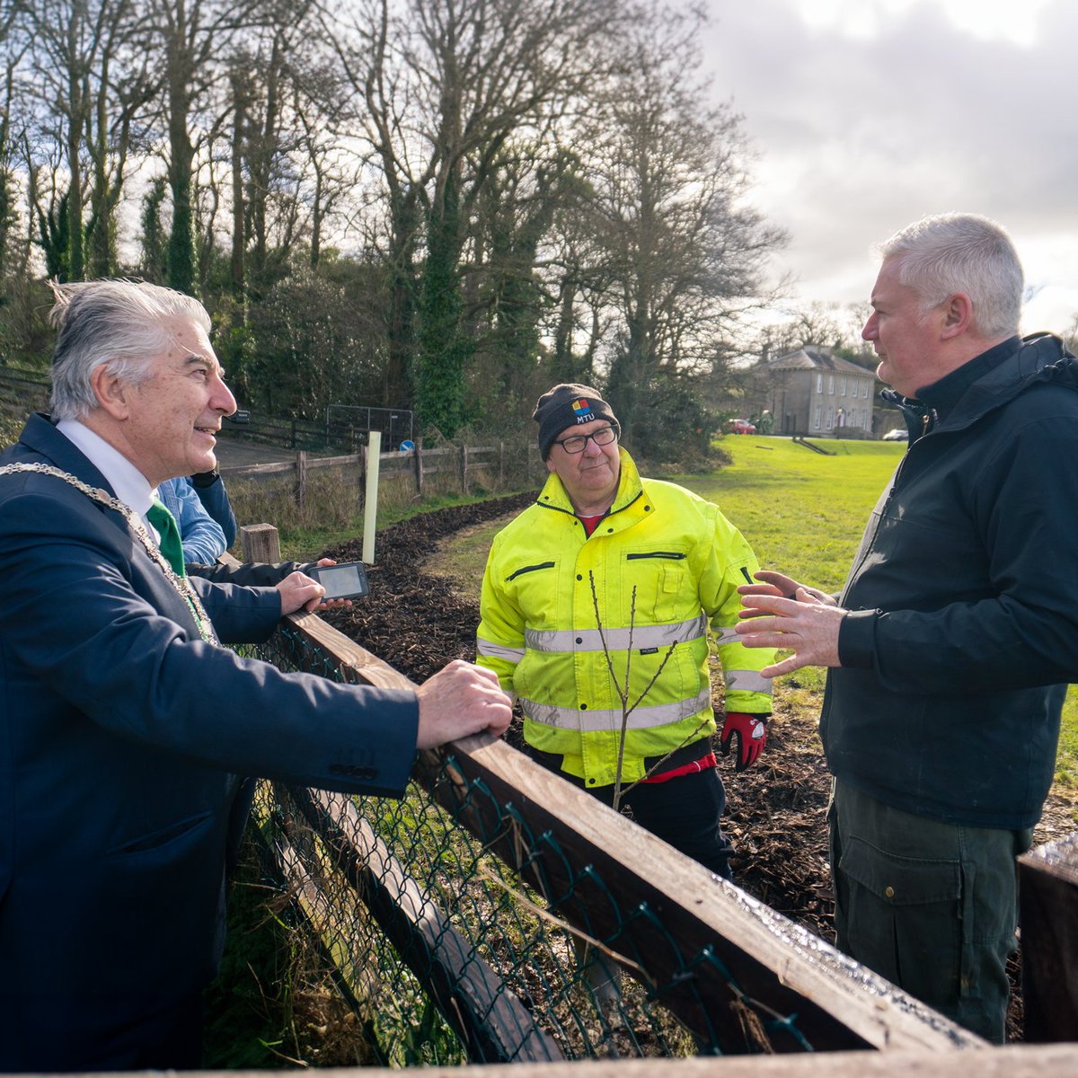 SETUIreland's tweet image. SETU was @TomFarrelly&apos;s final stop on his sustainable train journey to all 5 Irish TUs. 🚆

To mark both the end of his trip and a successful @ntutorr Week, Tom planted a native Irish oak sapling in an event attended by Waterford Mayor @jodypower. #NTUTORROnTrack