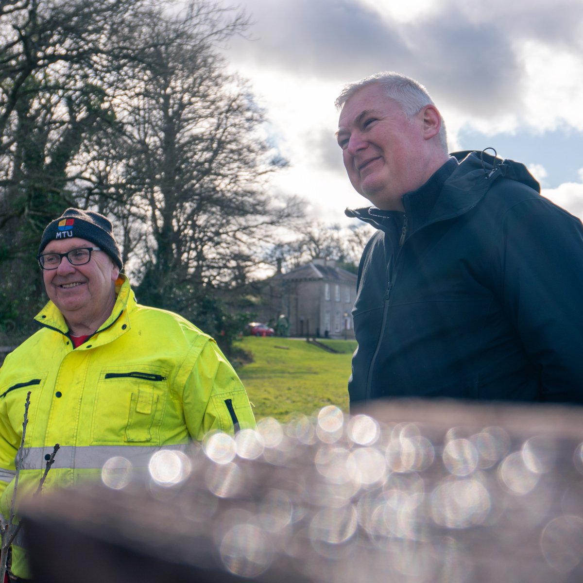 SETUIreland's tweet image. SETU was @TomFarrelly&apos;s final stop on his sustainable train journey to all 5 Irish TUs. 🚆

To mark both the end of his trip and a successful @ntutorr Week, Tom planted a native Irish oak sapling in an event attended by Waterford Mayor @jodypower. #NTUTORROnTrack