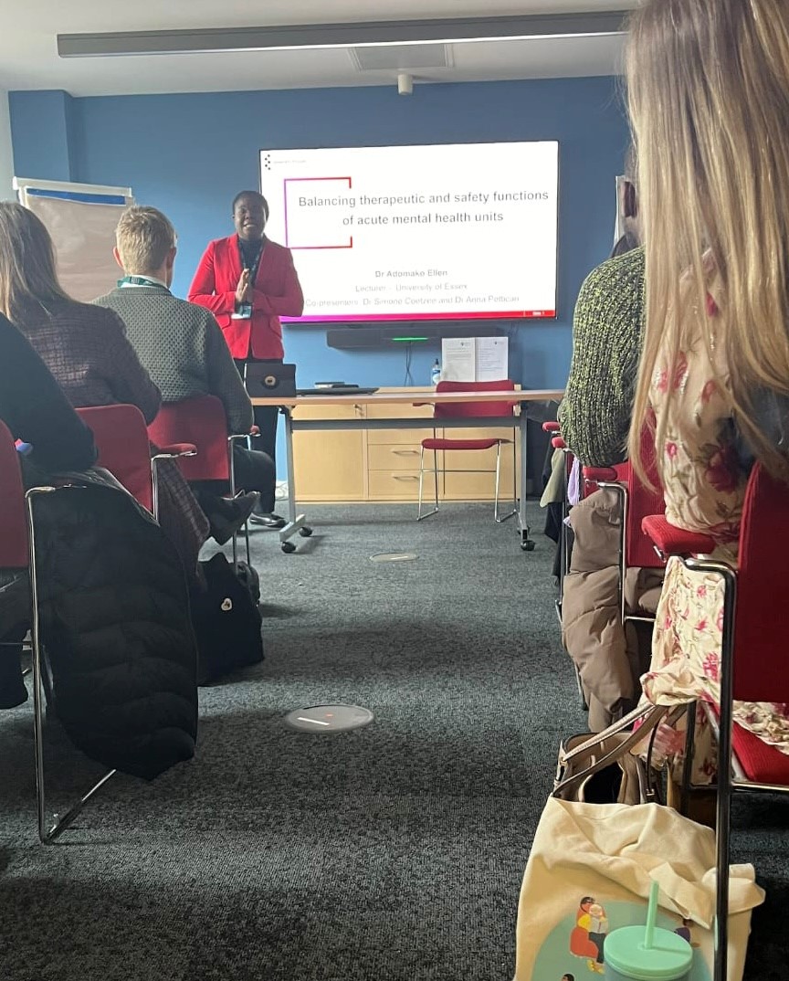 Dr Ellen Adomako from @uni_essexhealth presenting her PhD research at the #cotssmh conference today @OTellenghana. A participatory study that explored the continuing tension of balancing therapeutic intensions with risk minimisation in an acute mental health environment