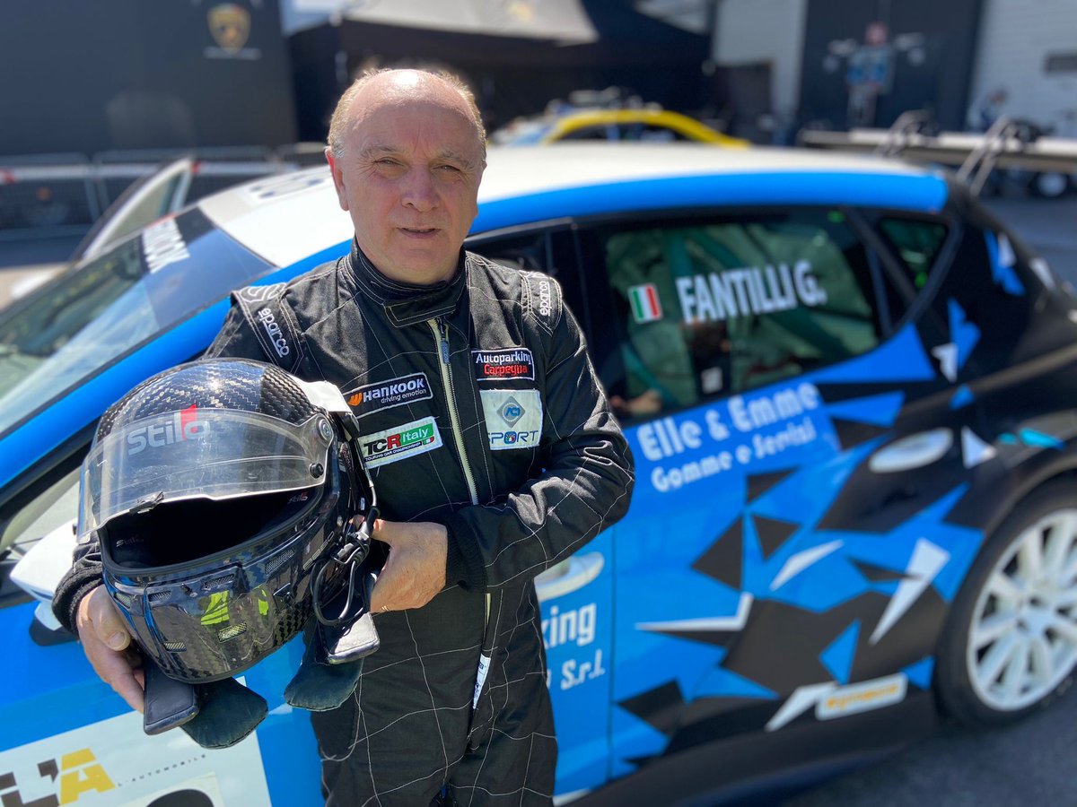 TCR Italy e TCR DSG (@tcritaly) on Twitter photo Il 64enne Giorgio Fantilli ancora sulla griglia del TCR DSG al volante di una Cupra del team Pro Race: "Corro da quarant'anni sempre con lo stesso piacere" 💪
➡️ acisport.it/it/TCRITALY/no…
#TCRDSG #ACISport <a href="/Hankook_Sport/">Hankook Tire Motorsports Official</a> Il 64enne Giorgio Fantilli ancora sulla griglia del TCR DSG al volante di una Cupra del team Pro Race: "Corro da quarant'anni sempre con lo stesso piacere" 💪
➡️ acisport.it/it/TCRITALY/no…
#TCRDSG #ACISport <a href="/Hankook_Sport/">Hankook Tire Motorsports Official</a>