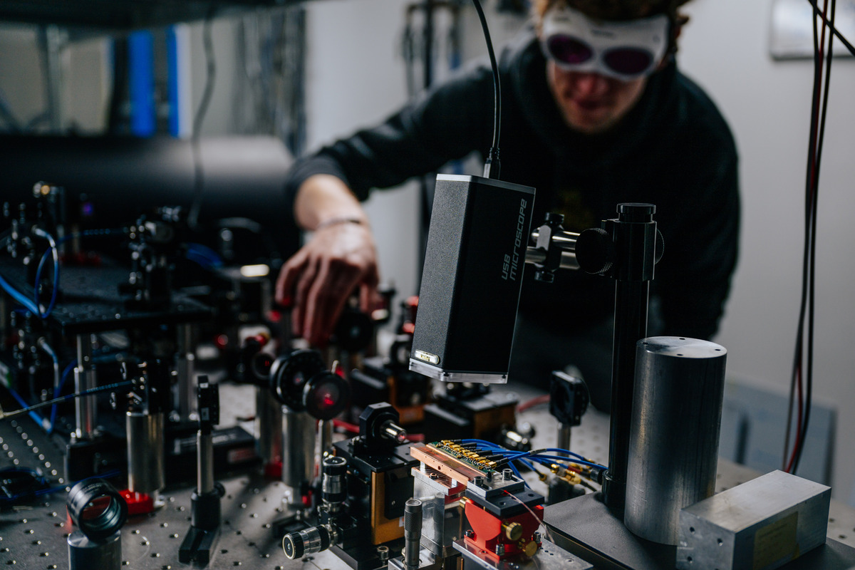 Universität Paderborn (@unipb) on Twitter photo UPB-Wissenschaftler*innen eröffnen durch einen besonderen Versuchsaufbau zur Messung von #Lichtteilchen neue Möglichkeiten in der #Quanteninformationsverarbeitung. Die Ergebnisse wurden jetzt in <a href="/OpticaPubsGroup/">Optica Publishing Group</a> veröffentlicht. Mehr erfahren: ➡️ go.upb.de/Photonendetekt… UPB-Wissenschaftler*innen eröffnen durch einen besonderen Versuchsaufbau zur Messung von #Lichtteilchen neue Möglichkeiten in der #Quanteninformationsverarbeitung. Die Ergebnisse wurden jetzt in <a href="/OpticaPubsGroup/">Optica Publishing Group</a> veröffentlicht. Mehr erfahren: ➡️ go.upb.de/Photonendetekt…