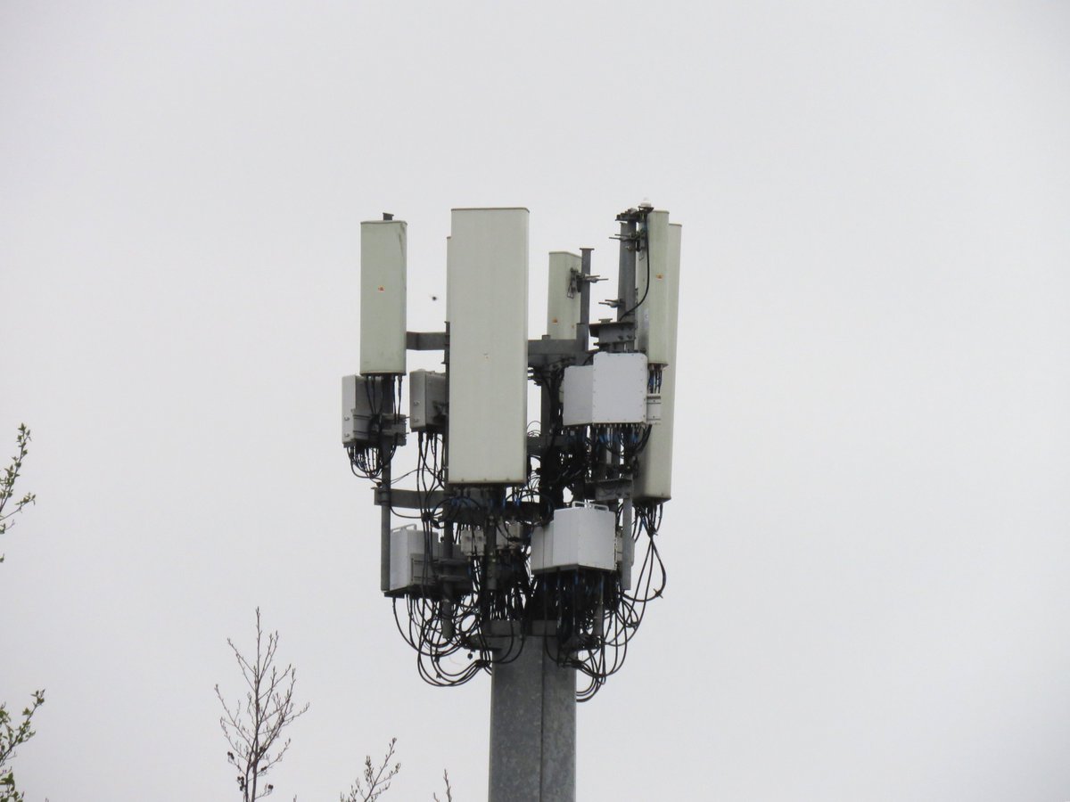 Standalone 5G (SA) realised by Virgin Media O2 and Ericsson with improved latency and multi-layer capability observed on the newly launched architecture step change. The SA site features Ericsson ERS 8823 for n78 SA/NSA, 2238 n28 SA/NSA with n28+n78 SA aggregation possible.