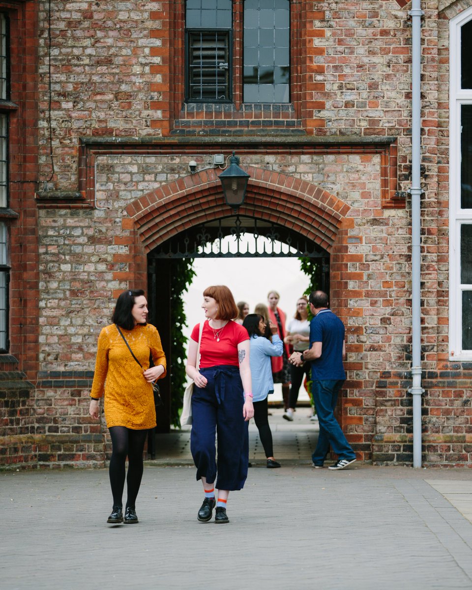 Did you know you can get 10% off your fees on eligible #postgraduate courses? Enhance your career, develop your craft and enjoy your time by returning to study with us. Find out more at our Postgraduate Open Day: yorksj.ac.uk/study/postgrad…