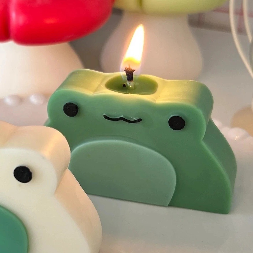 Get ready to ignite joy with our adorable scented candles! 🕯️✨ Perfect for creating cozy vibes and filling your space with delightful fragrances. Light up your life with cuteness and charm!