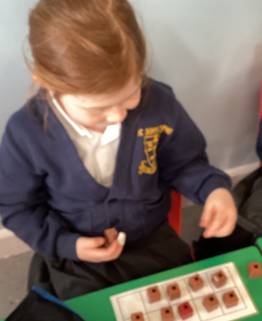 StDomSavioRC's tweet image. In #maths our #EYFS pupils have been using practical resources to understand the composition of the numbers 9 and 10. #practicalmaths #EYFSMaths