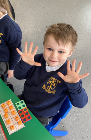 StDomSavioRC's tweet image. In #maths our #EYFS pupils have been using practical resources to understand the composition of the numbers 9 and 10. #practicalmaths #EYFSMaths
