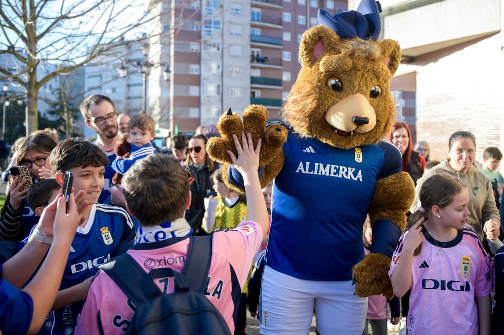 Real Oviedo - Proud of You on X: Today, more than ever. Oviedistas 🤝 the  TARTIERE on Saturday. Good morning. #RealOviedo #ProudOfYou 🔵⚪️   / X