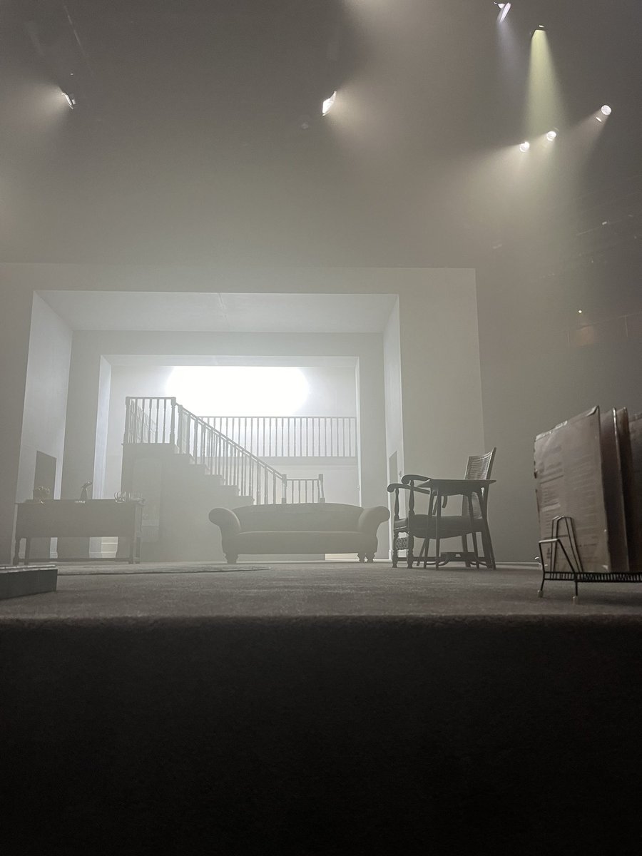 LDNTheatreMania's tweet image. The Homecoming - Absolutely unexpected story, I thought it would have ended differently. Left me speechless. All the cast was amazing, loved the level of accent performed!!! Lisa Deveney a bit weak but absolutely wonderful production!!! @youngivcyo #theatre #theatreblog #pinter