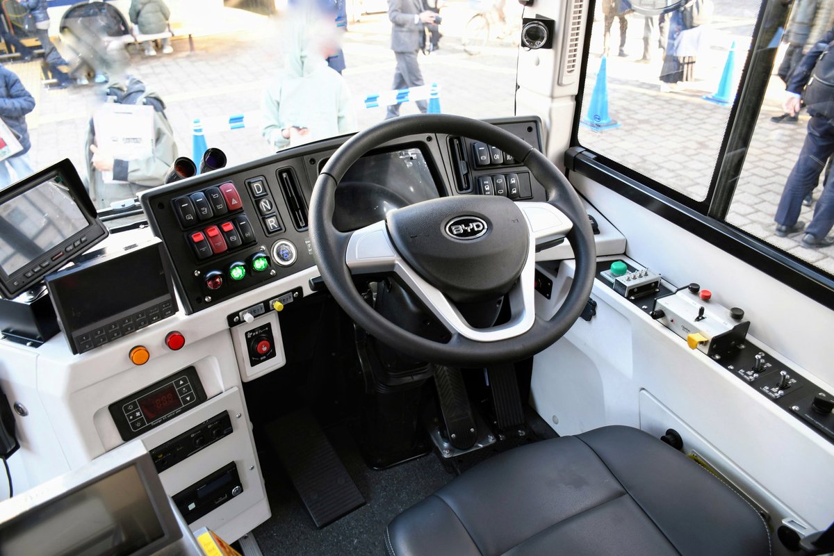 BYD・J6 2.0の運転席