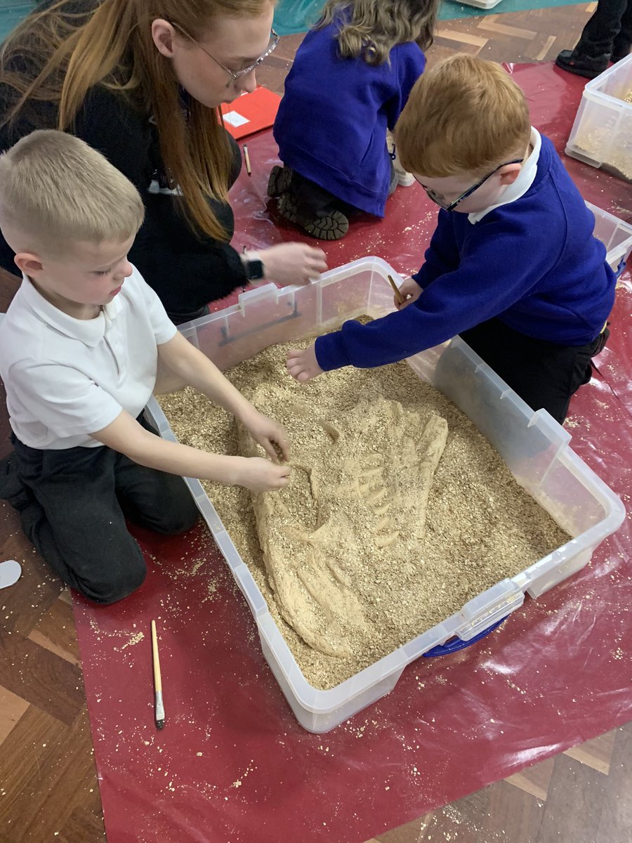 DeltaWillowsAc's tweet photo. Year 1 have loved recapping their history learning in the dinosaur workshop this morning! #priorlearning #dinosaurs #fossils #history https://t.co/q3XTcaCgZU