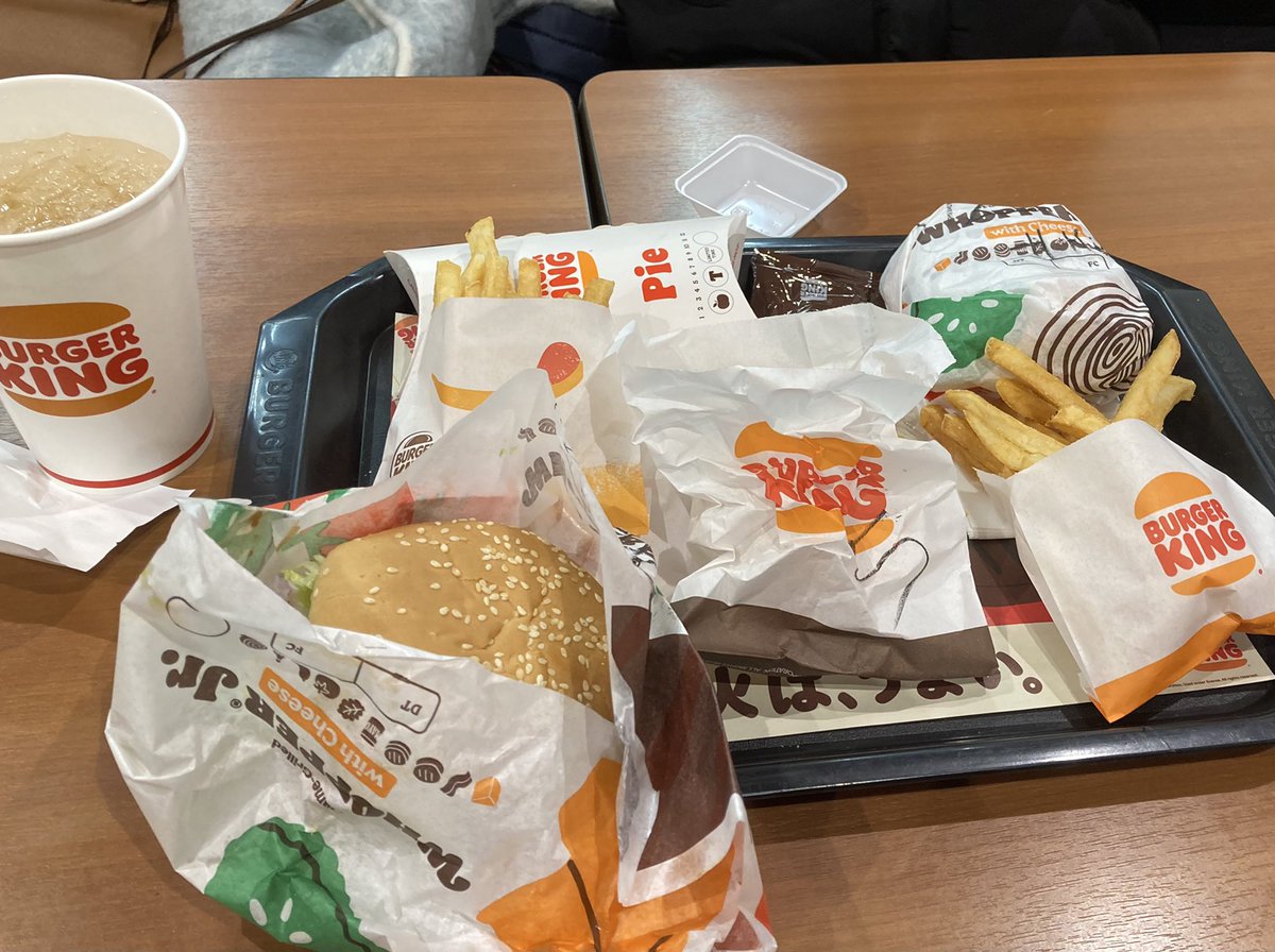 jjaappaannhhiiy's tweet photo. てことでバーガーキングがある街に来るとバーガーキングをいただいてます
ふた月に一度くらいのお楽しみ♡ https://t.co/vlRBb0cZeD