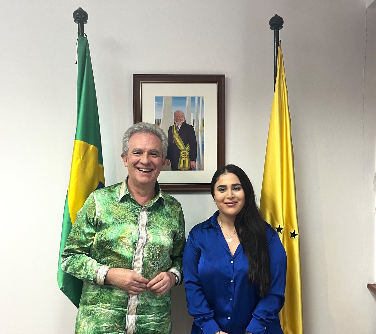 The Ambassador of Brazil 🇧🇷, Ary Quintella, met with @RezGardi, human rights activist and Co-Managing Director of R-SEAT @RefugeesSeat, and @LilianneFan, of @GeutanyoeM. They discussed the challenges faced by refugees and migrants. Rez Gardi will visit 🇧🇷 in April. @she_carvalho