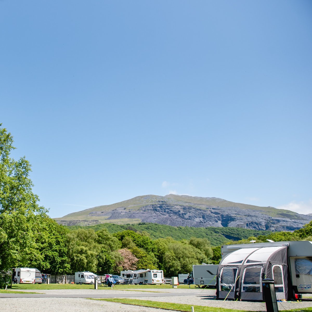 Dydd Gŵyl Dewi Hapus! ❤️

And not only is it St David's Day, but it is also the day that our Llanberis Touring Park is open again for the new season! 🙌

Explore the majestic beauty of Snowdonia and discover enchanting lakes and dramatic mountains.

Book your 2024 stay!