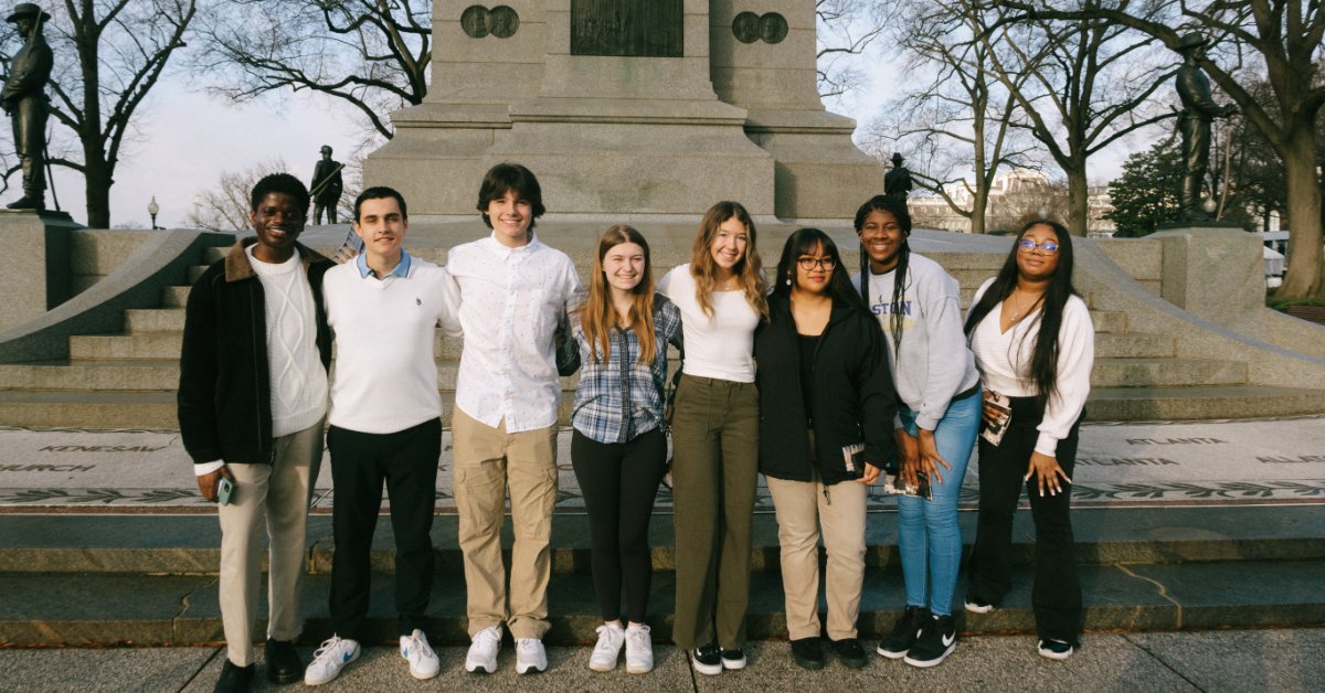🌟 School Advisers & NASC Members! Imagine your students shaping national policy and honing leadership skills while connecting with policymakers in Washington, D.C.! 🏛️ 🏅National Student Council Officer applications open 3/5 (NEXT WEEK)! 📲Learn more: bit.ly/4bWt9Fl