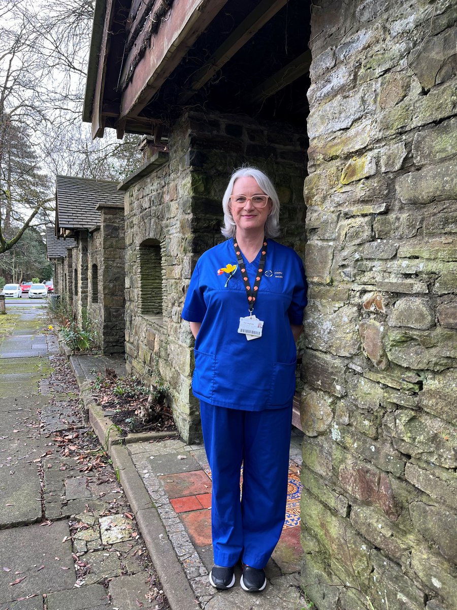 🗣️ A Swansea Bay nurse is helping vulnerable Welsh-speaking patients communicate more effectively about their care by talking to them in their mother tongue – and is encouraging more staff to follow suit. 💖 👇 sbuhb.nhs.wales/news/swansea-b…