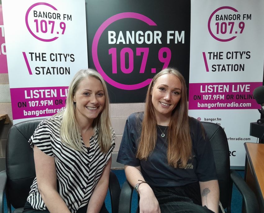 𝗟𝗜𝗦𝗧𝗘𝗡 𝗔𝗚𝗔𝗜𝗡 HART chats to Bangor FM's Louise about her musical influences and new material coming soon! LISTEN: tinyurl.com/3mess7ep