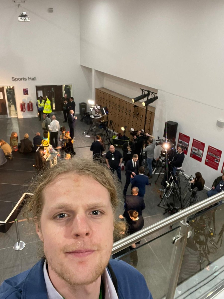 NewsAssociates's tweet photo. Our incredible #TeamNA trainees and tutors in Manchester worked through the night covering the #RochdaleByElection 📨 #StartedHere 

Check out their fantastic coverage on @MM_newsonline and read more here ⬇️ 
https://t.co/whEHN69Mi0 https://t.co/Btl5NDJvgi