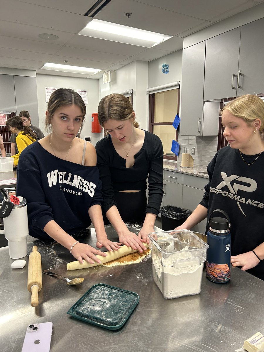 Cinnamon rolls in #culinary2 #yeast @IndustryCareers