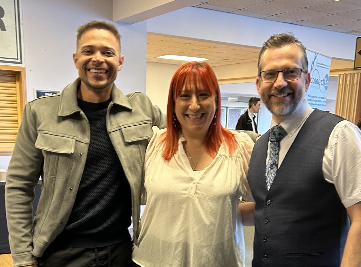 Great to meet up with @stuart_guest and Steven Russell (not on Twitter but on LinkedIn!). Inspirational keynote speakers at the Trauma informed Schools Conference. @WolvesCouncil