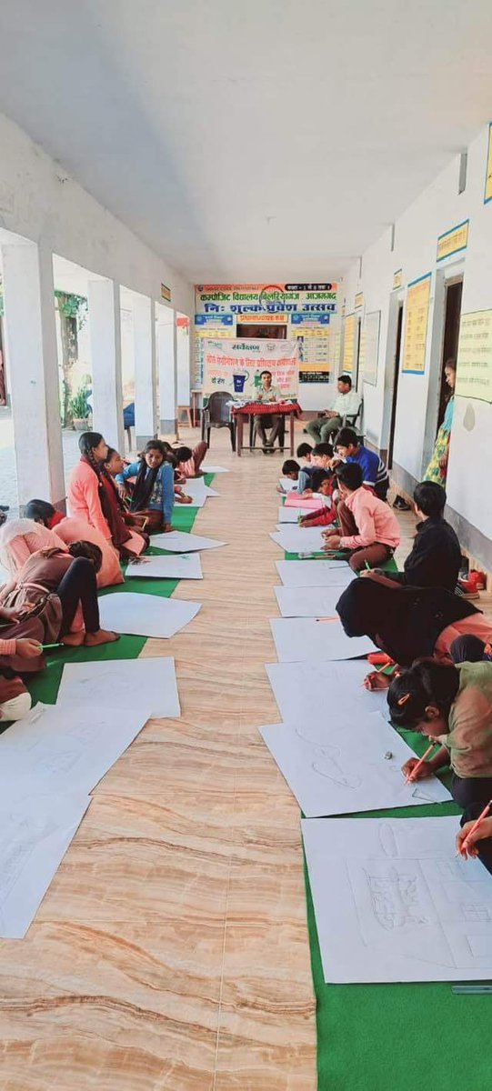 Drawing competition was organized in Municipal Council Bilariaganj Azamgarh Stith School to create awareness about hygiene, in which 150 children participated.

#SwachhtaHiSeva
#swachhyodha
#urbanlocalbodies