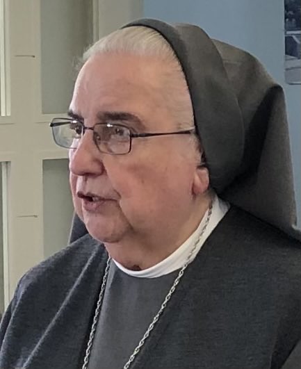 Madre Elena, una mujer fuerte, tiene la fuerza de Cristo. “… el fruto del Espíritu es amor, gozo, paz, paciencia, benignidad, bondad, fidelidad, mansedumbre y templanza”. Gracias por estos años de amor a la Congregación. Te echaremos de menos #NazaretFamilia