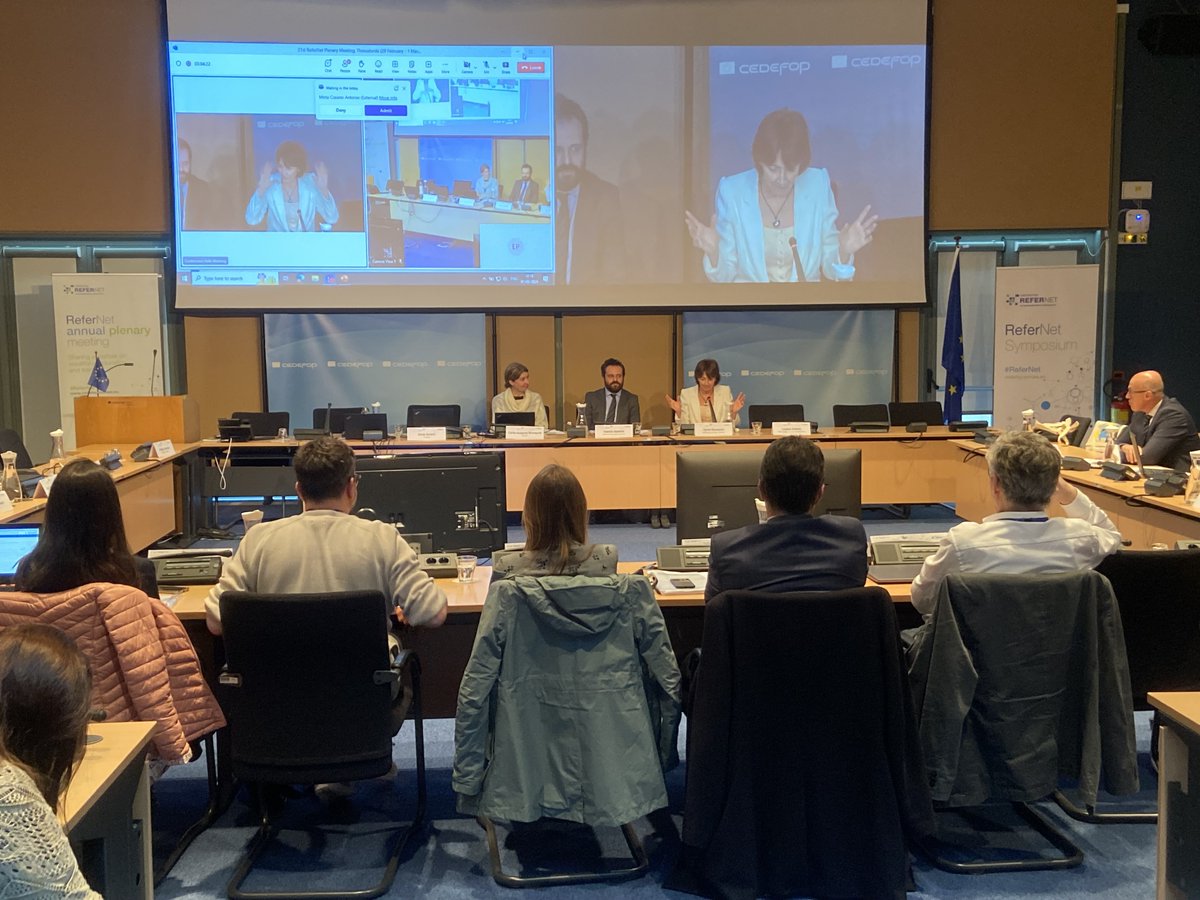 Cedefop's tweet image. 🏅#ReferNet&apos;s 21st annual plenary meeting concludes with members showing their appreciation to @SylBousquetEU for being the heart and soul of the network for years.

⏩ Looking forward to the year ahead after three days of briefings and exchange of ideas on European #VET systems.
