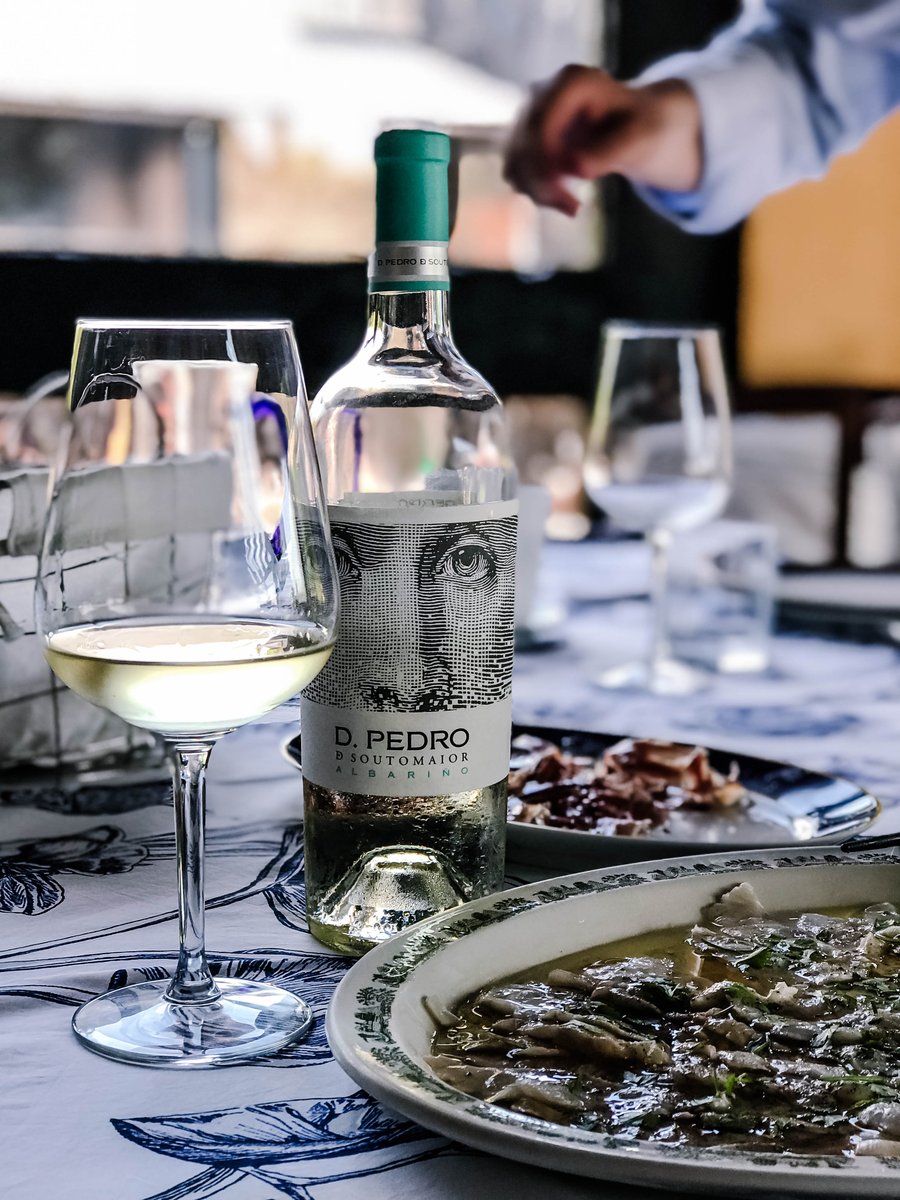 ¡Que no falte en tu mesa! 🥂
#DPedro #AdegasGalegas