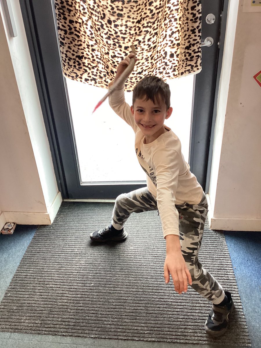 3YorkeMead's tweet photo. Lots of fun was had on Stone Age Day! @YorkeMead #StoneAgeDay https://t.co/Ih4SzfhmVa