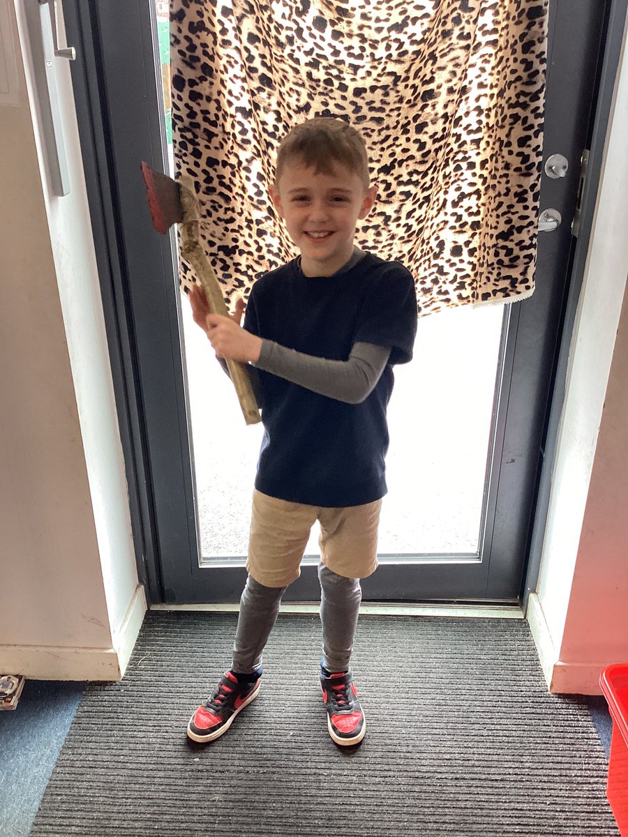 3YorkeMead's tweet photo. Lots of fun was had on Stone Age Day! @YorkeMead #StoneAgeDay https://t.co/Ih4SzfhmVa