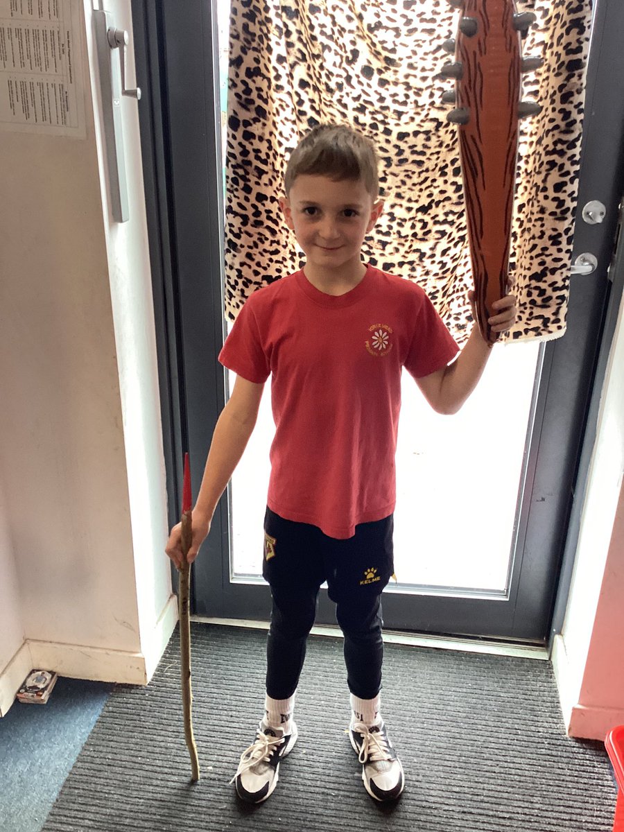 3YorkeMead's tweet photo. Lots of fun was had on Stone Age Day! @YorkeMead #StoneAgeDay https://t.co/Ih4SzfhmVa