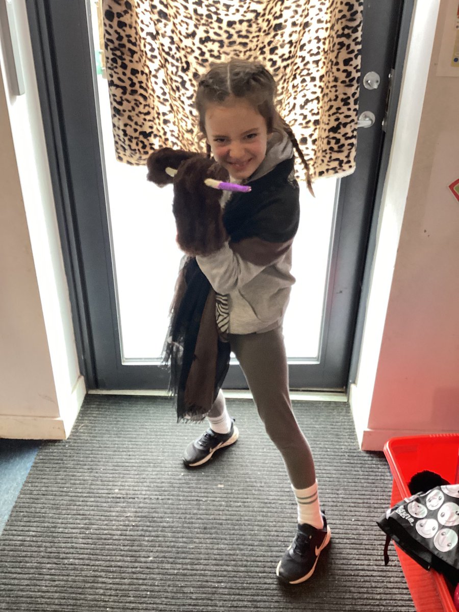 3YorkeMead's tweet photo. Lots of fun was had on Stone Age Day! @YorkeMead #StoneAgeDay https://t.co/Ih4SzfhmVa