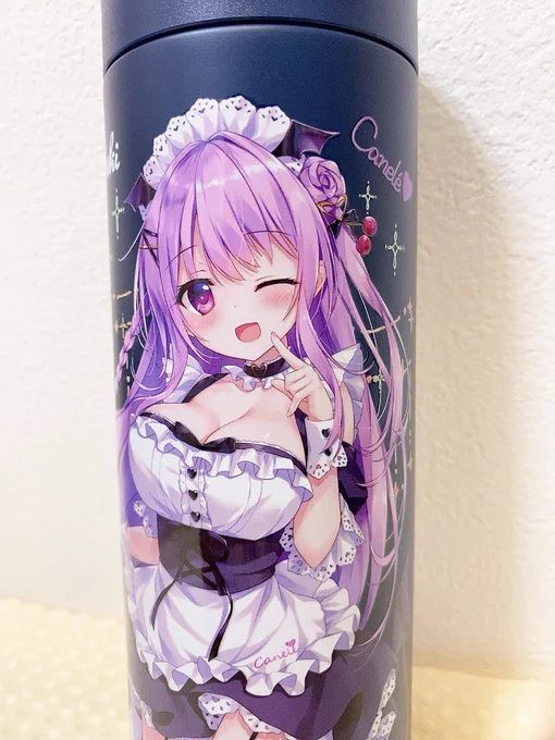 サンクリ新作サキュバス姉妹のステンレスサーモボトルの実物サンプルです印刷部分はつやっとした質感でかわいくきれいに仕上がりました 