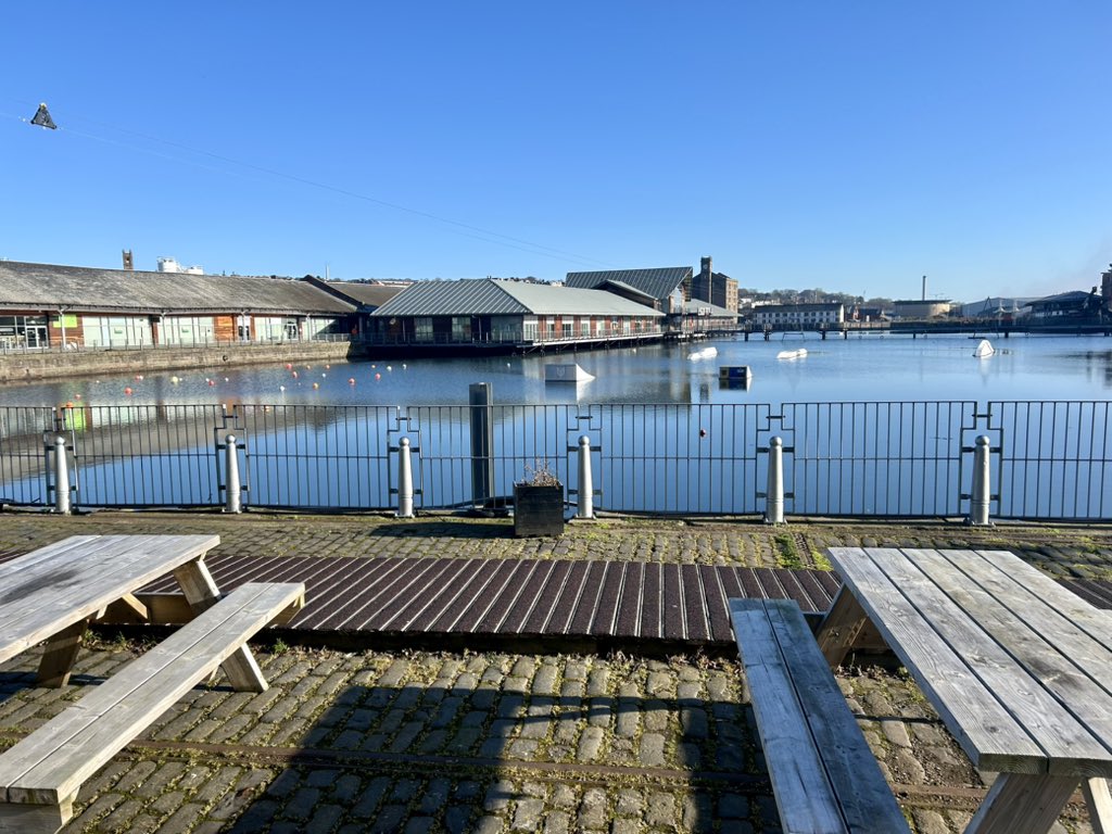 Lovely weather ☀️ in SUN-dee. Lots of pens scribbling away for our first speaker Employment Judge Kemp who’s presenting “Is there any inadmissible evidence in the ET?” #ELGConf