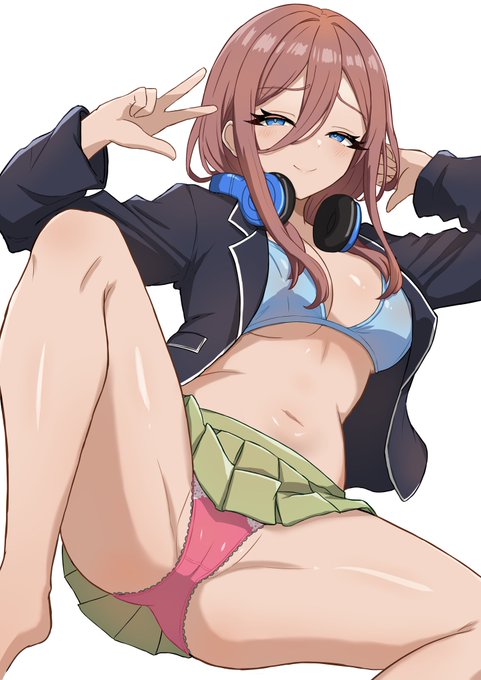 ギャル三玖概念

「い、いえ〜い」 