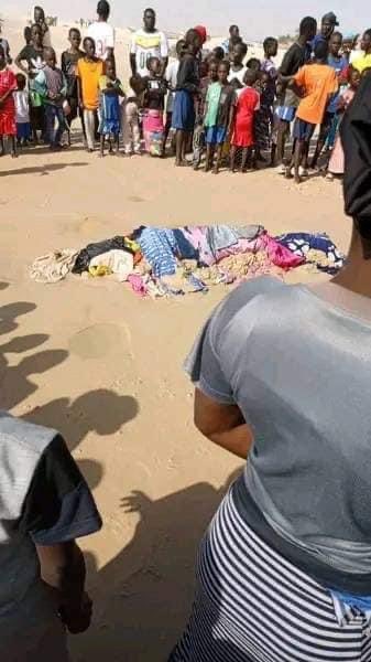 Saint-Louis : La pirogue des migrants en provenance de Joal Fadiouth qui a échoué hier sur la plage de Goxu Mbacc s'était perdue en haute mer, ils ont passé 7 jour a tourné en rond, avant d'échouer au large de Goxu Mbacc, a bord il y avait plus d'une centaine de passagers, dont…